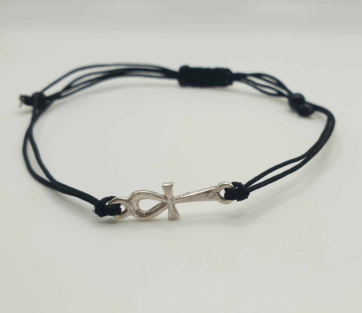 Bracelet Croix Ânkh en Fil Noir