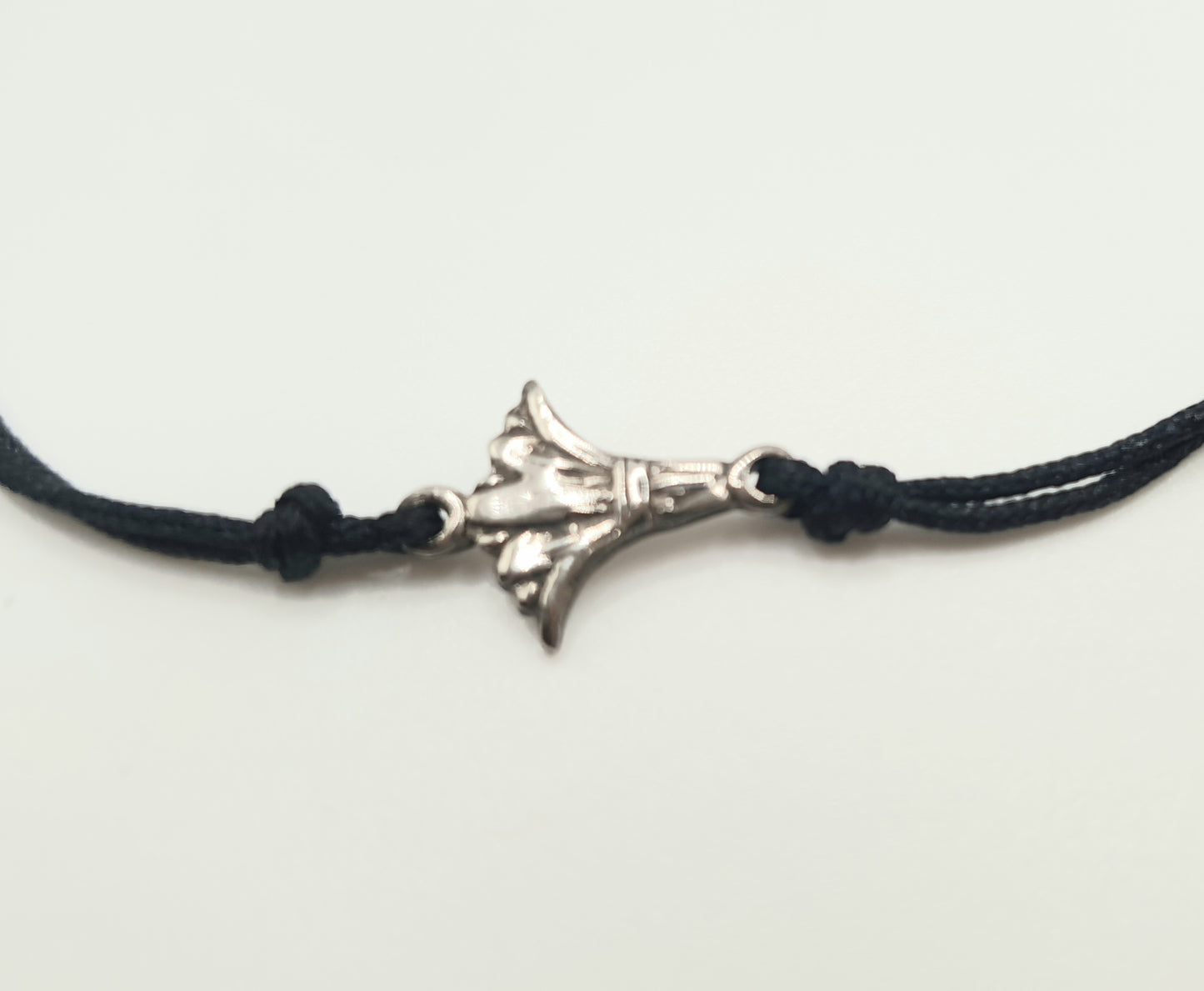 Bracelet Fleur de Lotus en Fil Noir