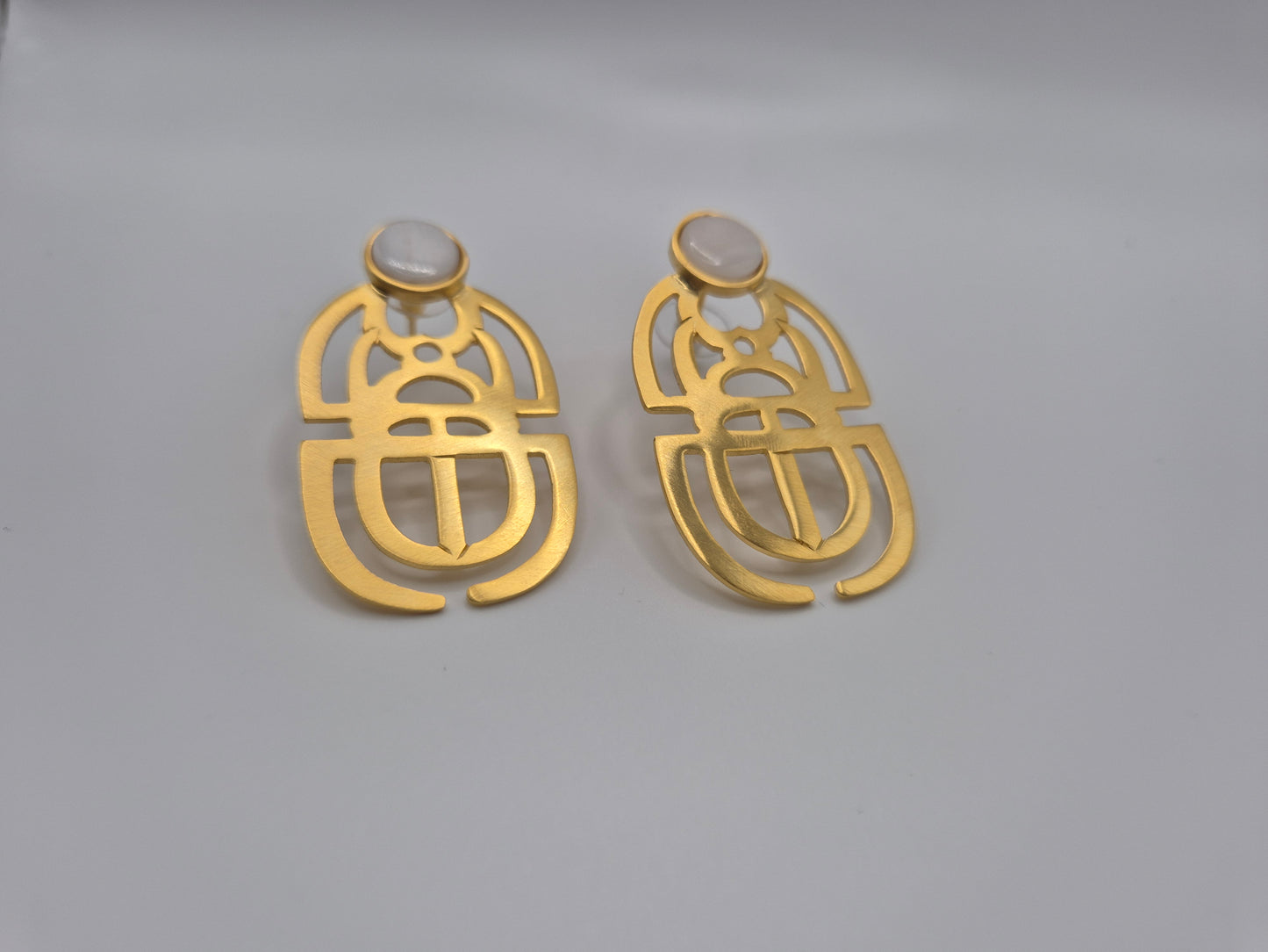 Boucles d'oreilles scarabée Egyptien avec perle nacrée