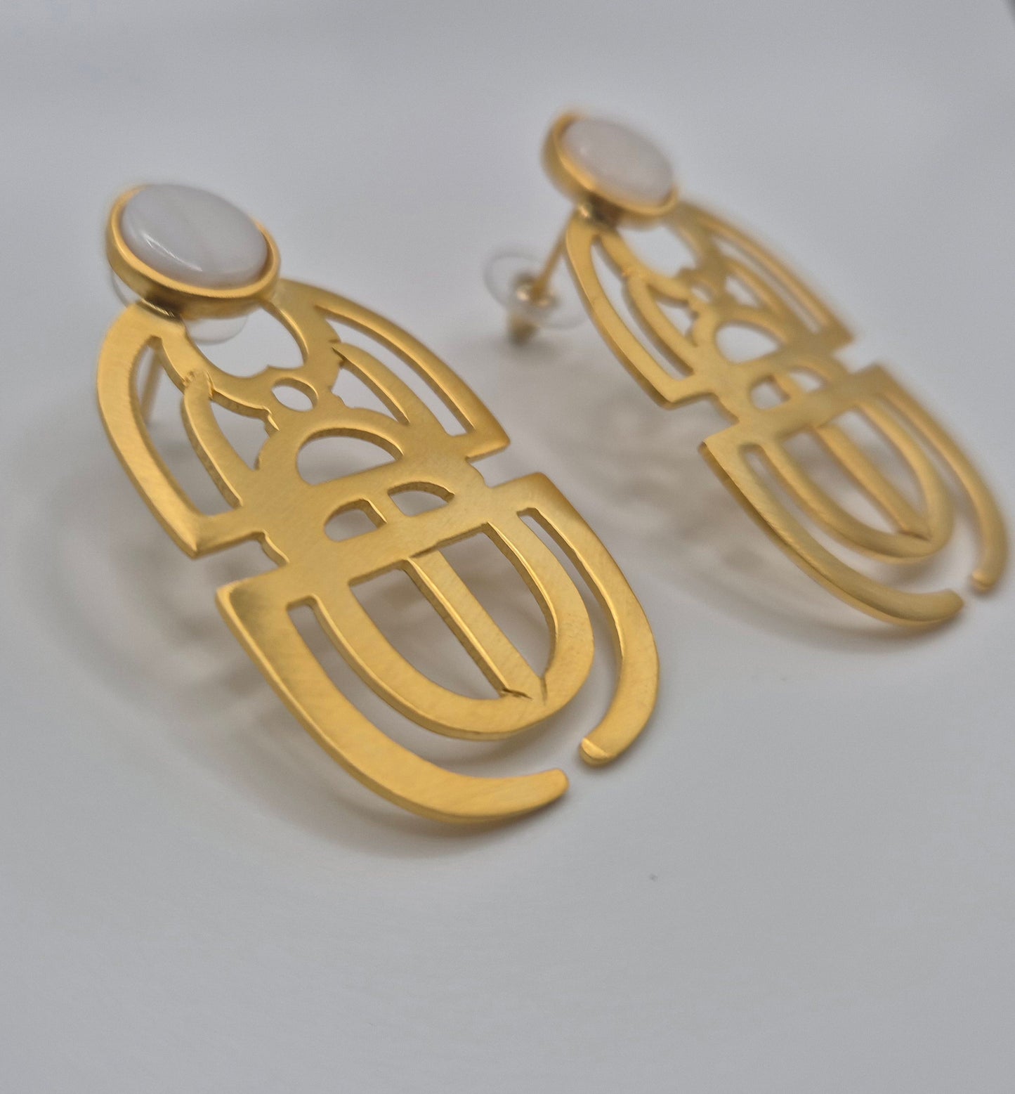 Boucles d'oreilles scarabée Egyptien avec perle nacrée