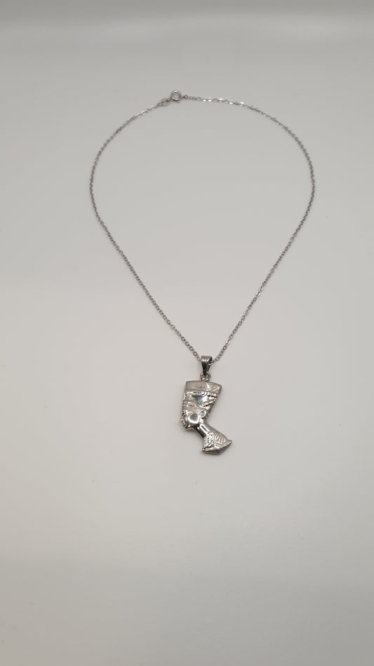 Ensemble collier en argent et pendentif Néfertiti