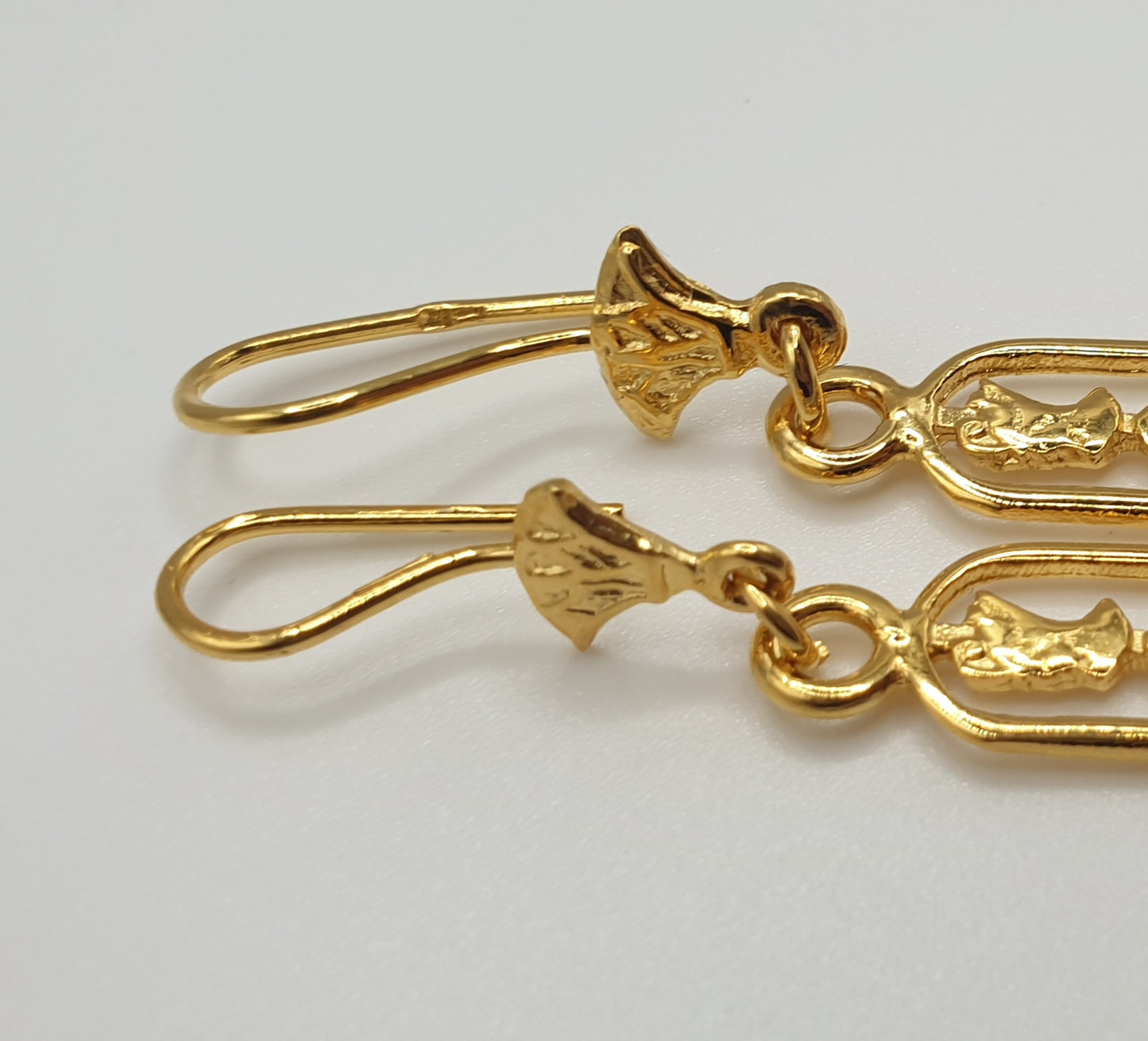 Boucles d'Oreilles Cartouches Égyptiens en Plaqué Or
