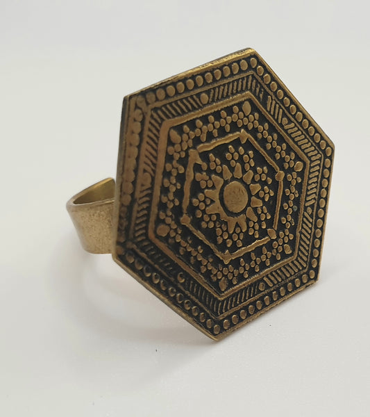 Bague octogonale aux motifs du Sud