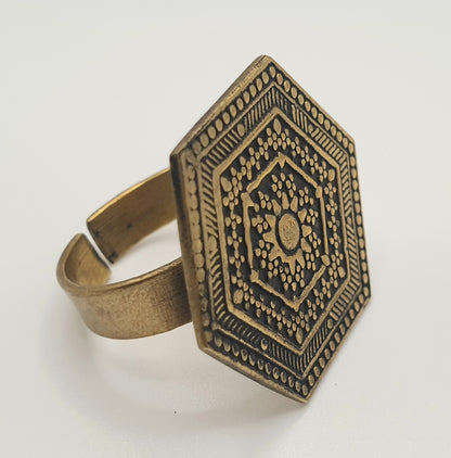Bague octogonale aux motifs du Sud