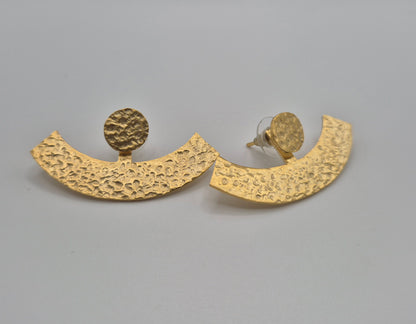 Boucles d'oreilles demi-cercle martelées
