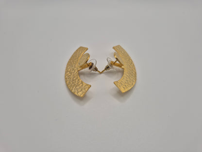 Boucles d'oreilles demi-cercle martelées