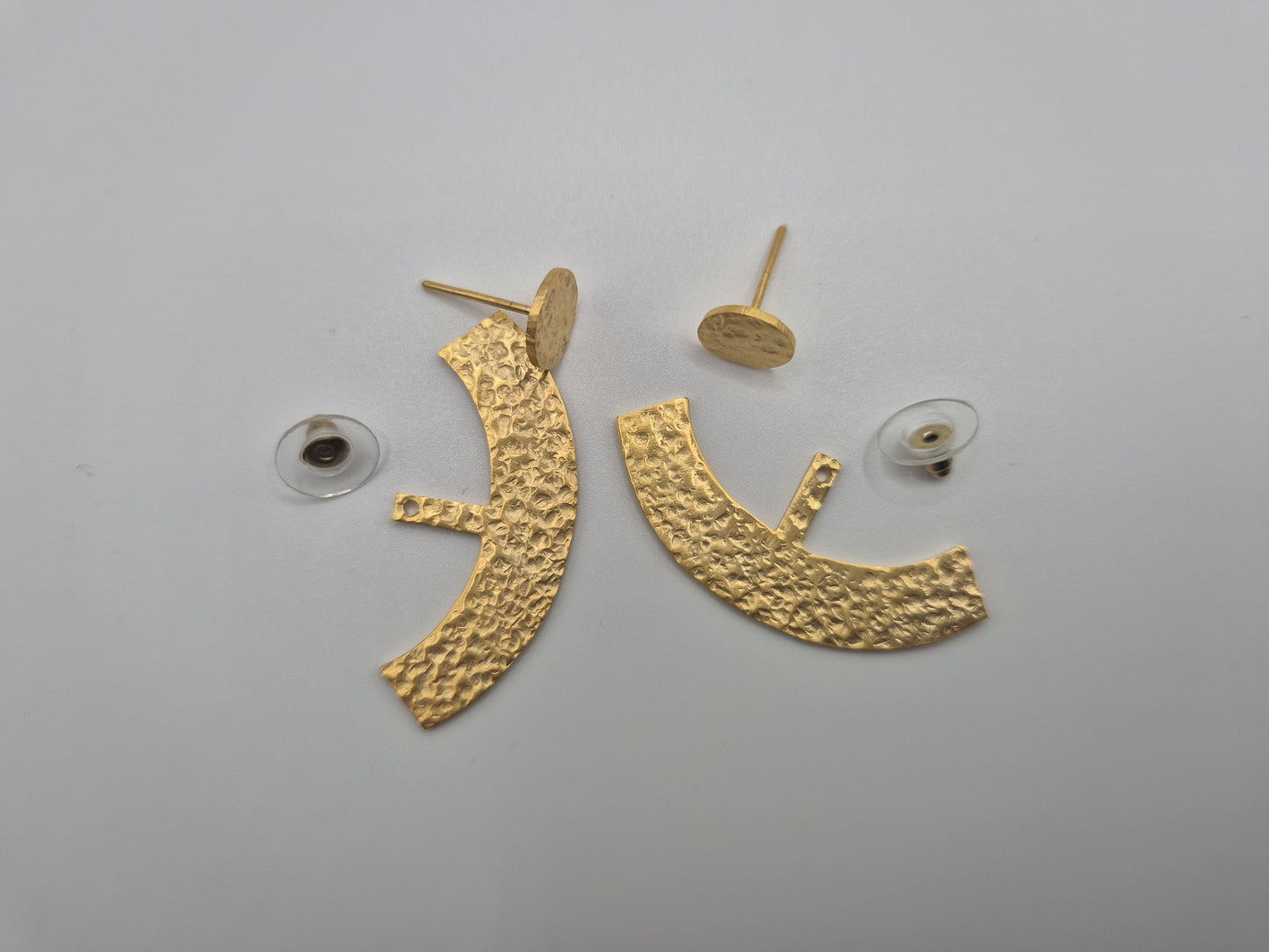 Boucles d'oreilles demi-cercle martelées